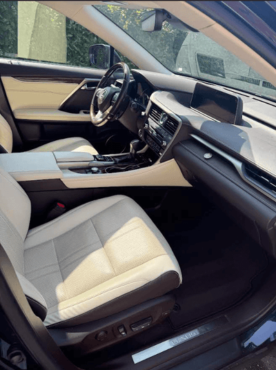 volledige interieurreiniging, premium autopoets, auto detailen interieur, autopoets Tilburg, showroom staat