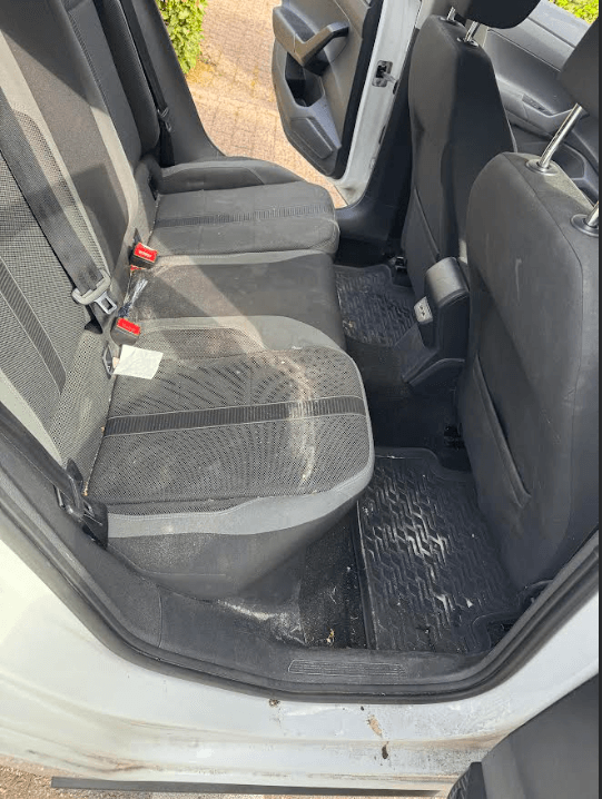 interieur dieptereiniging, vlekken verwijderen auto, geur verwijderen auto, stoomreinigen auto, auto geurvrij maken