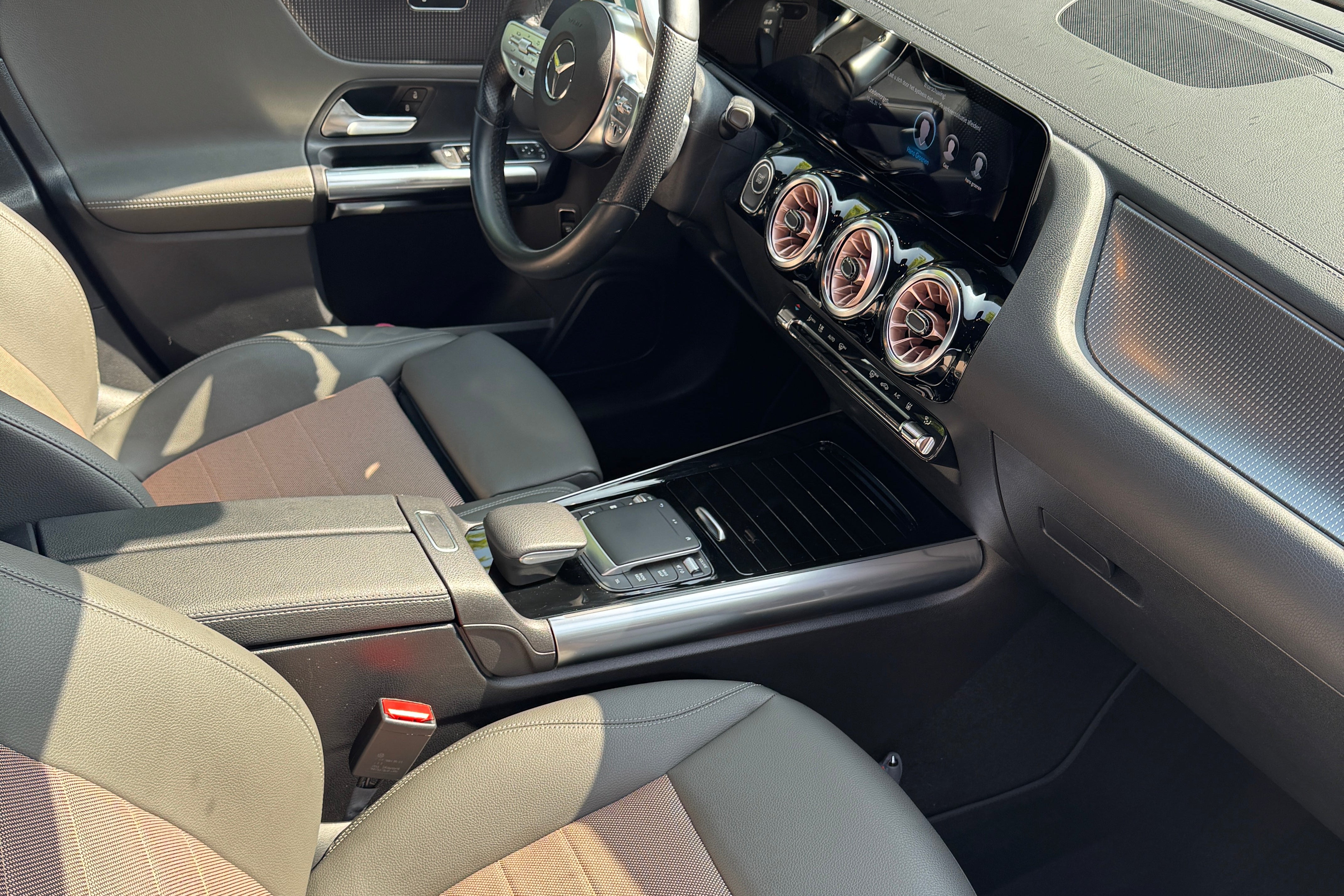 Schoon Auto interieur gereinigd fix & fresh