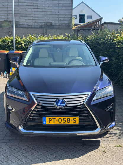 Volledige auto reiniging - interieur en exterieur in een