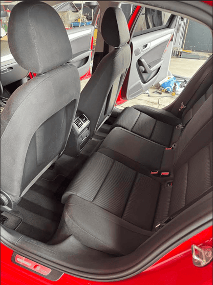 interieur dieptereiniging, vlekken verwijderen auto, geur verwijderen auto, stoomreinigen auto, auto geurvrij maken
