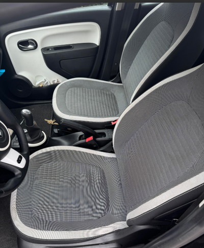 Interieur vlekken en geuren verwijderen auto